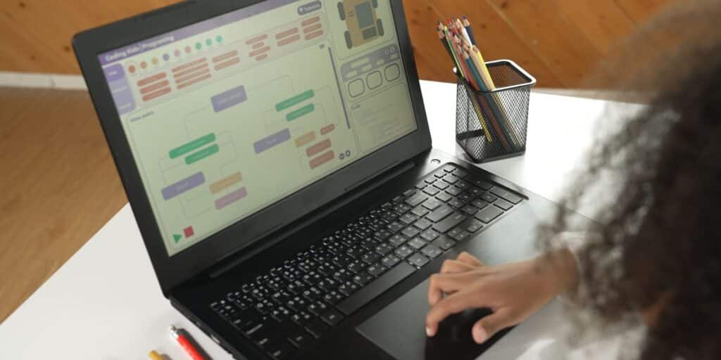 These platforms help you organize tasks and workflows. Many freelancers use them to: